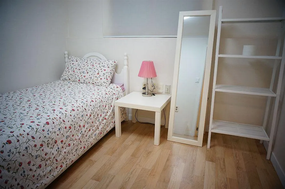 May Guesthouse Seoul 3*,