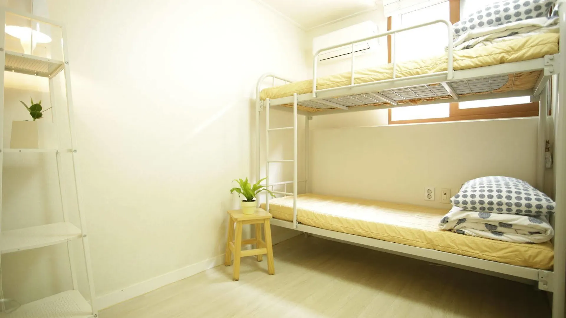 May Guesthouse Seoul 3*,  South Korea